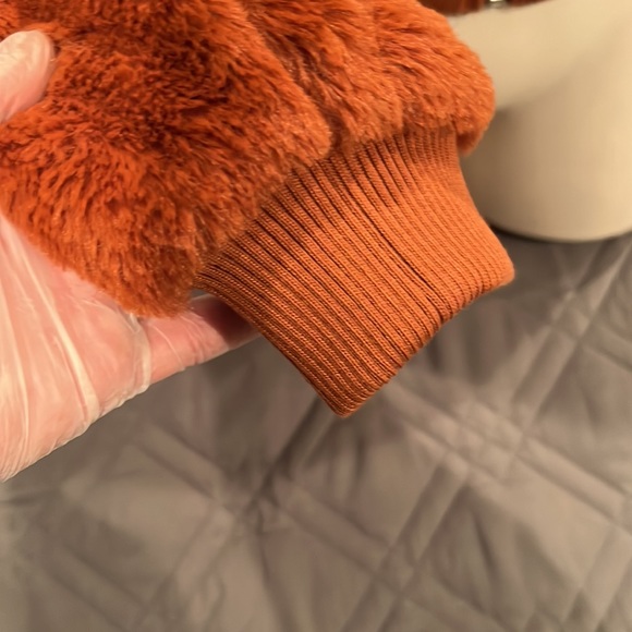 32 High quality furry zip up hoodie jacket! - Picture 8 of 16